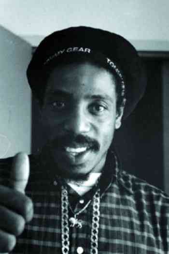 Earl Sixteen